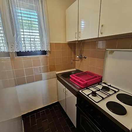 Marin Kl For 5 Persons Apartment Klenovica