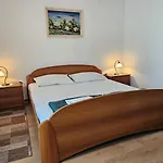 아파트 Marin Kl For 5 Persons