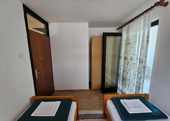 Marin Kl For 5 Persons アパート *