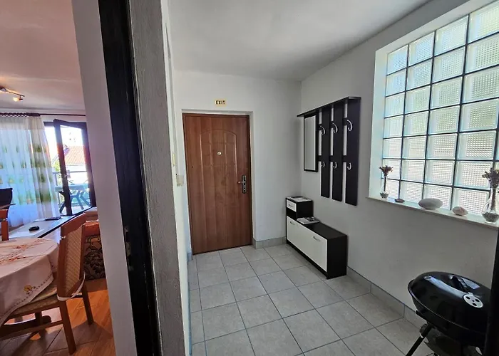 Marin Kl For 5 Persons アパート